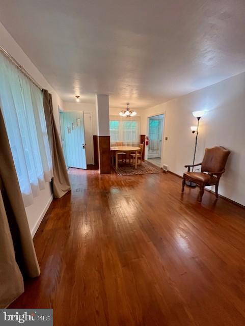 Foto del edificio - 327 Clarksville Rd