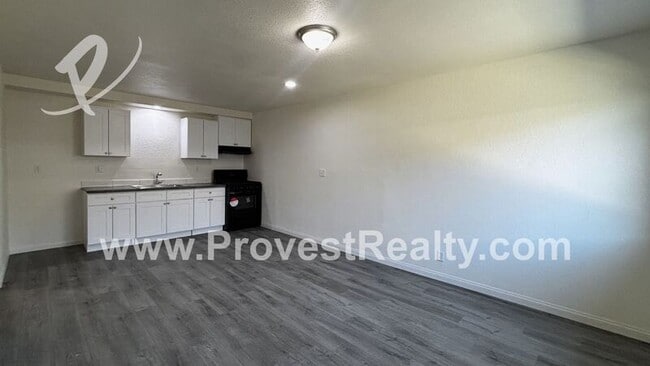 Building Photo - 11800 White Ave