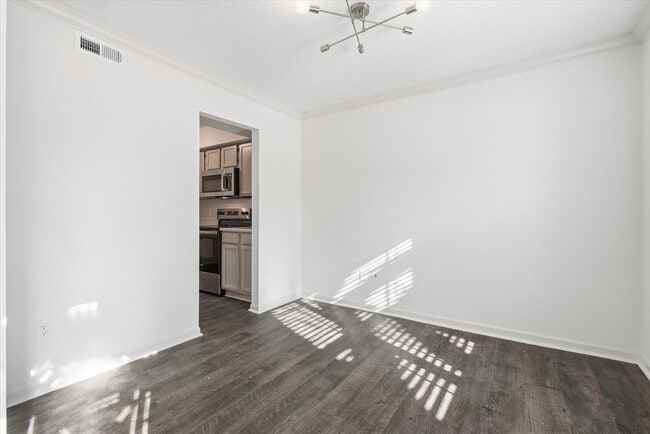 Foto del edificio - 417 N Village Cir