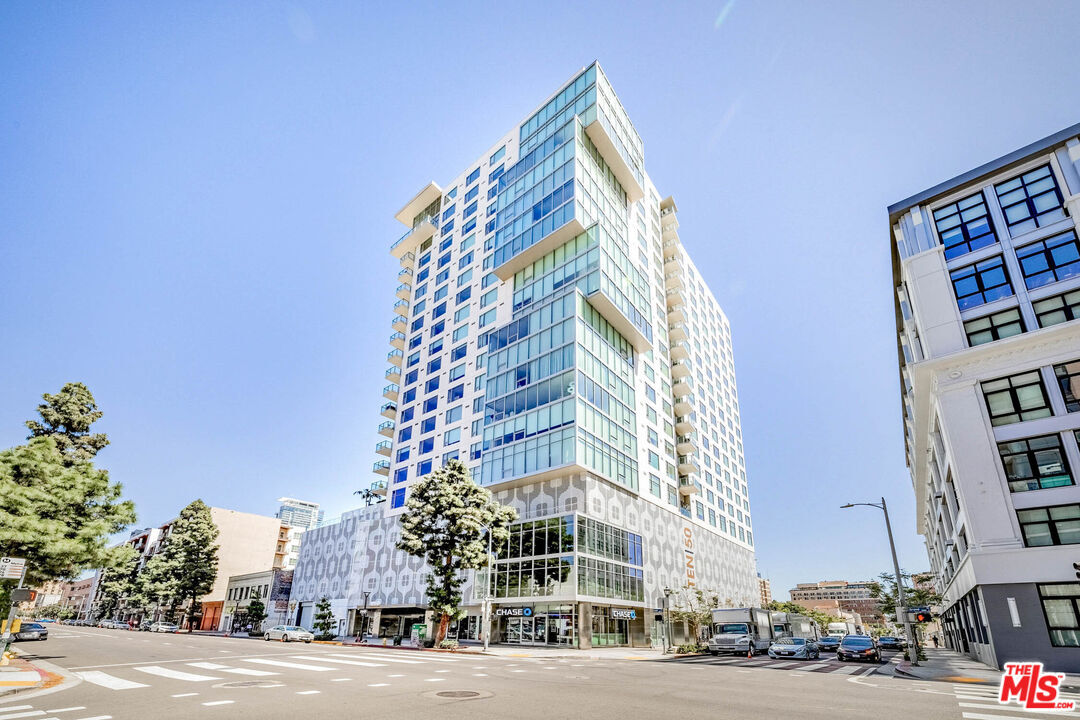 Foto principal - 1050 S Grand Ave