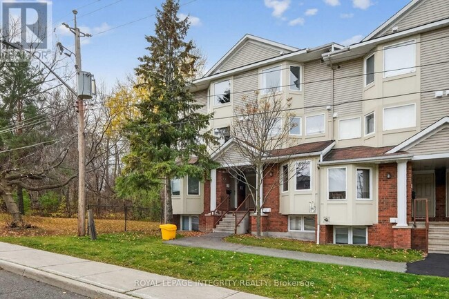 Building Photo - 1400 Wildberry Ct