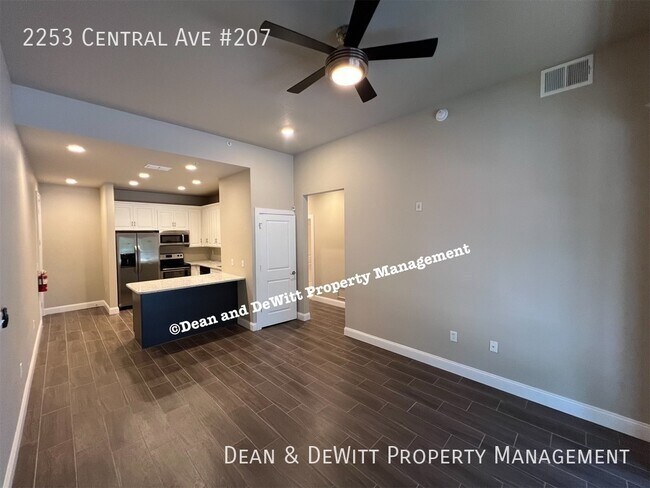 Building Photo - Grand Central District 2/2 Condo - For Rent