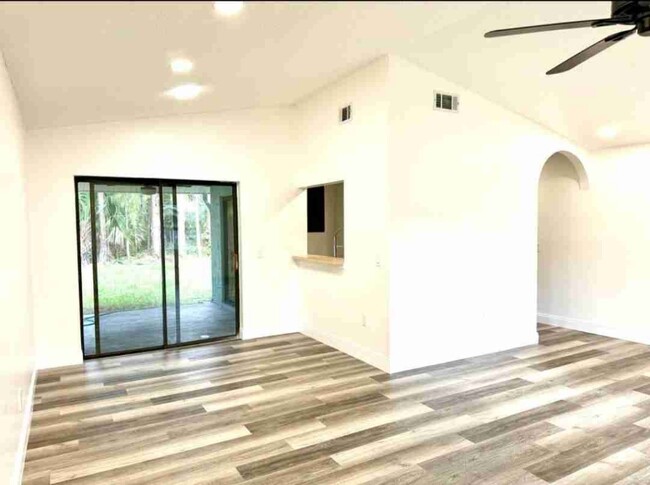 Building Photo - 7175 Kaylor Ave