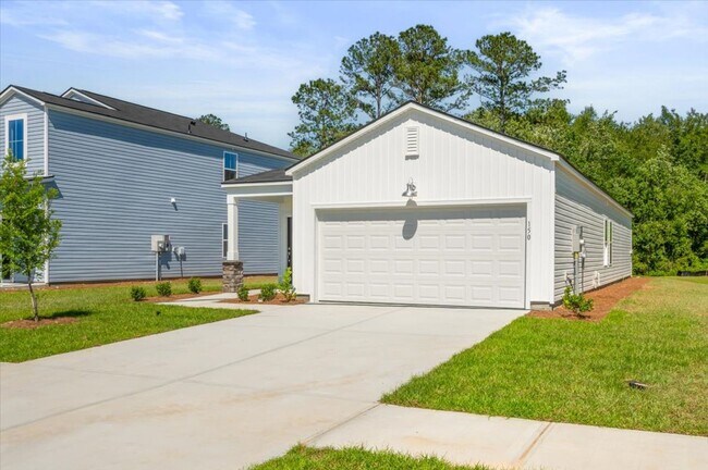 Building Photo - Spacious 3-Bedroom Home in Tranquil Savann...