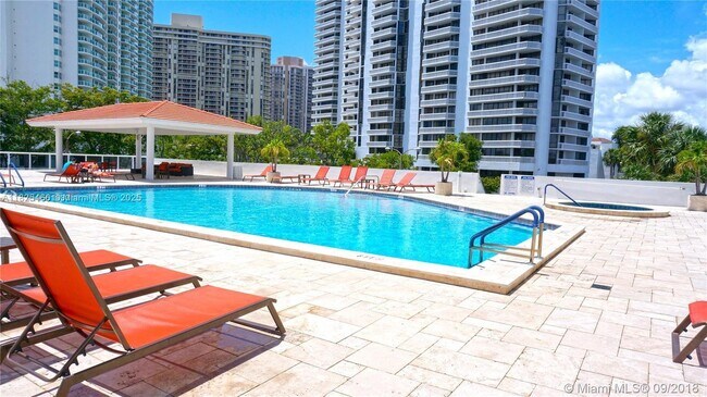 Foto del edificio - 20505 E Country Club Dr