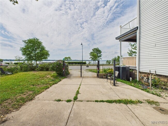 Foto del edificio - 2403 Niagara St