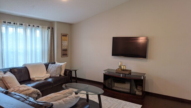 Foto del edificio - Amazing 5 bedroom home in Blaine!