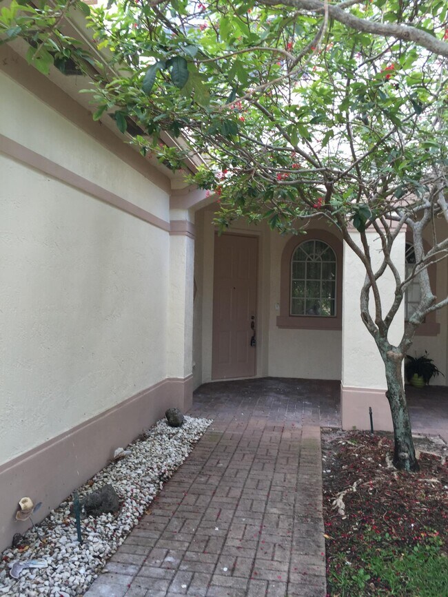 Building Photo - 128 Coconut Key Ln