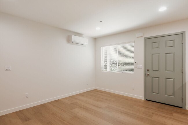 Foto del edificio - 1806 S 8th St