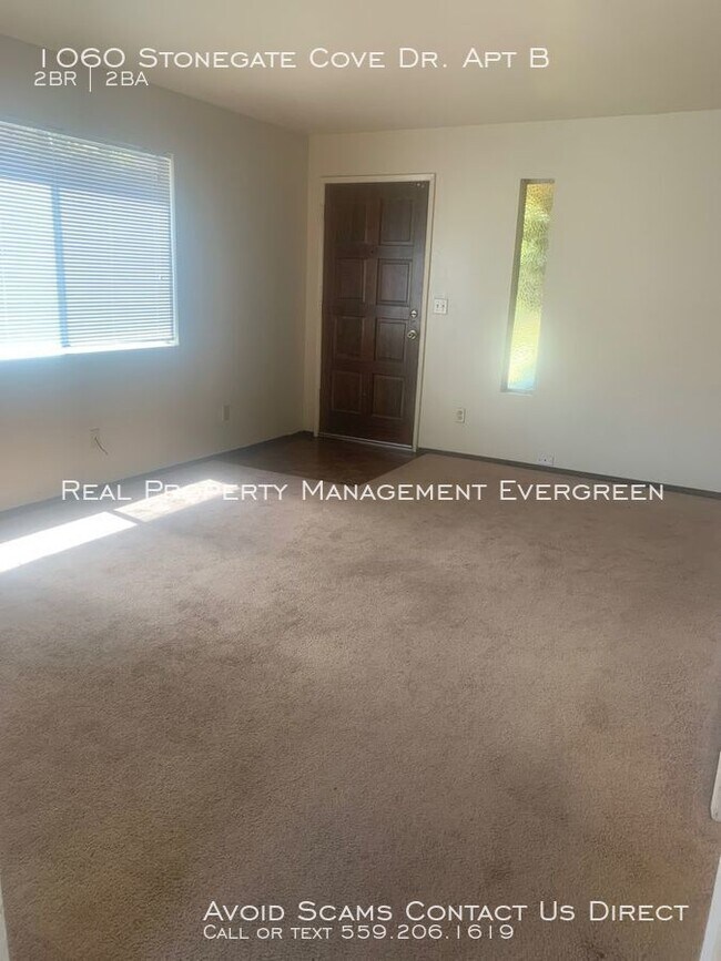 Foto del edificio - 1060 Stonegate Cove Dr