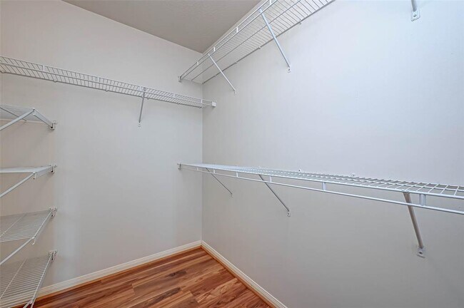 Foto del edificio - 6031 Bradworthy Dr