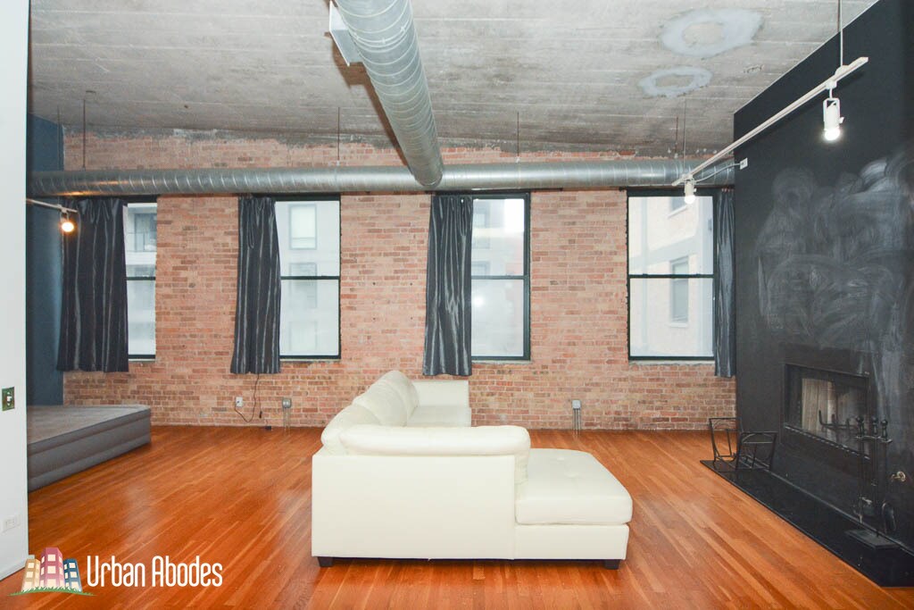 Primary Photo - 110 N Peoria St