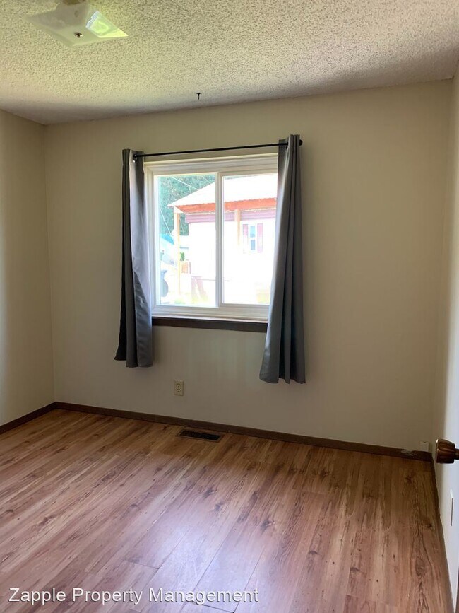 3 br, 1 bath House 207 Maple House Rental in Pinehurst, ID