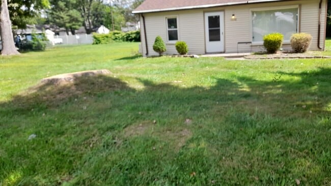 Building Photo - 23346 Springbrook Dr