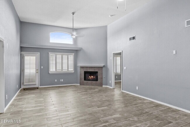 Building Photo - 6520 Boulder Ridge