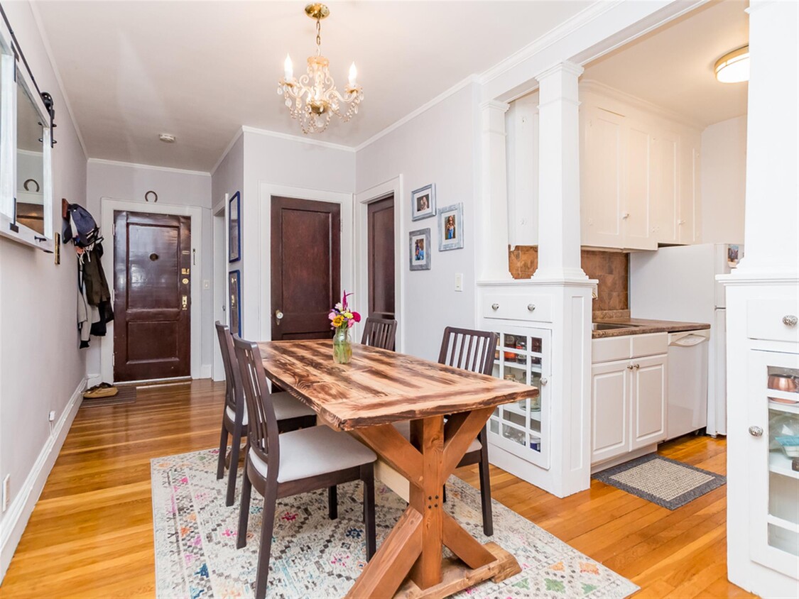 Primary Photo - 285 Harvard St