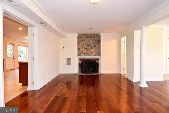 Foto del edificio - 5205 Brookeway Dr