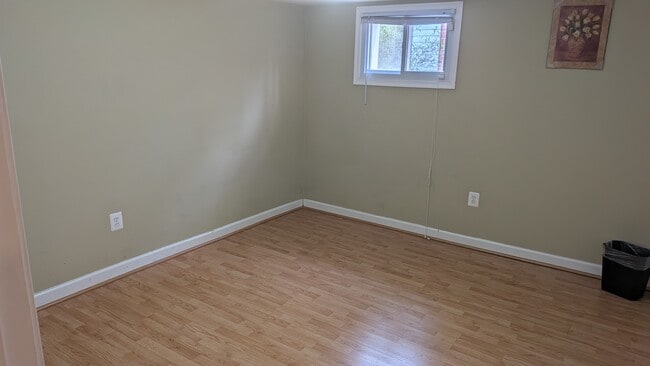 Room 1 - 3900 Oglethorpe St