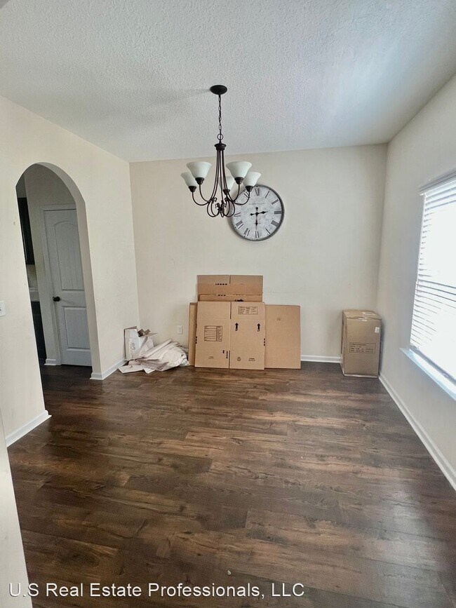 Building Photo - 4 br, 2.5 bath House - 1307 Evergreen Trail