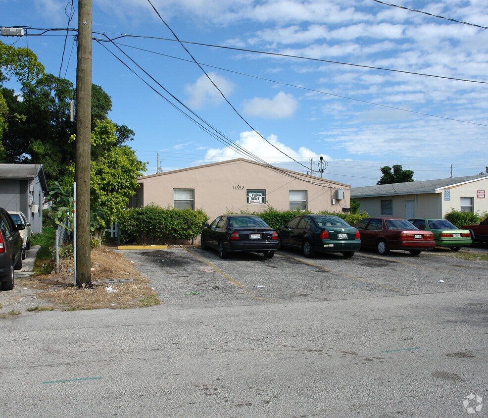 Primary Photo - 1013 NW 8th St