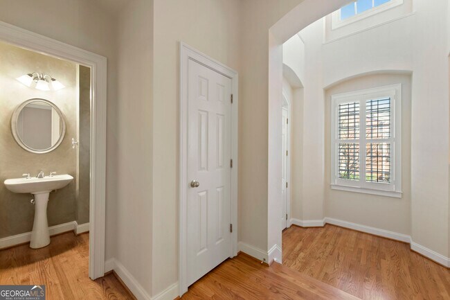 Foto del edificio - 5826 Riverstone Cir