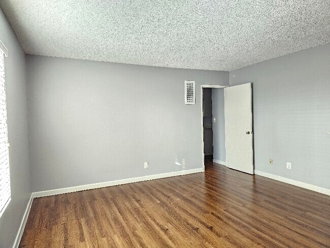 Foto del edificio - 20810 Amie Ave