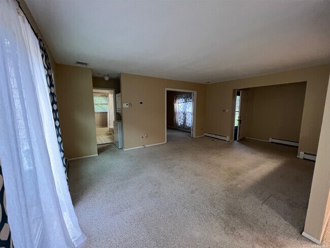 Building Photo - 29 Springmeadow Dr