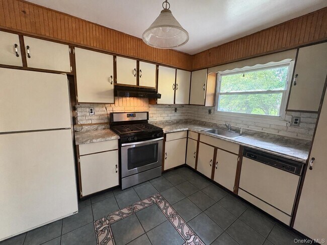 Building Photo - 57 Wedgewood Dr