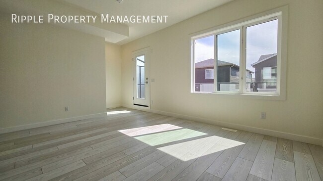 Photo du bâtiment - Modern 3 Beds, 2.5 Baths TownHouse | No Pe...