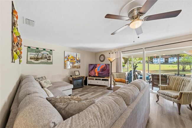 Foto del edificio - 2507 Bluegrass St