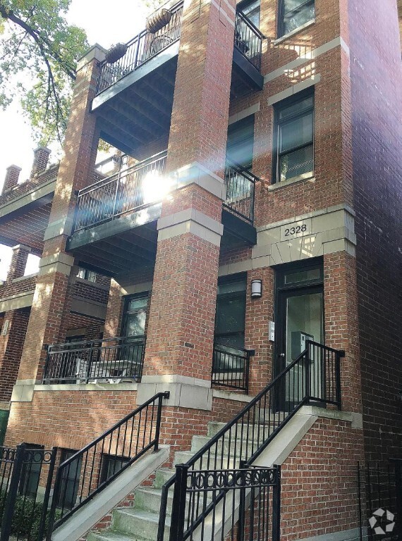 Building Photo - 2328 N Greenview Ave