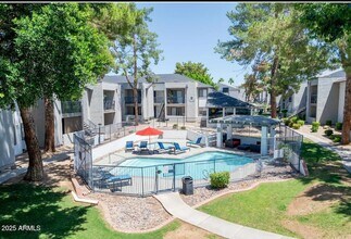 Building Photo - 2311 E Union Hills Dr