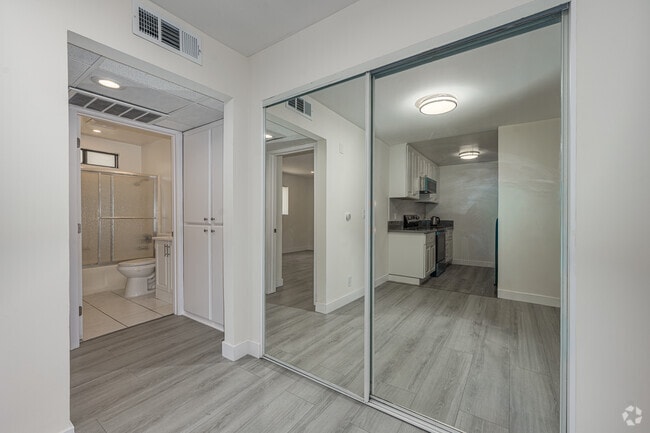 1BR, 1BA - 625SF - Additional Closet - 142 S Normandie Ave