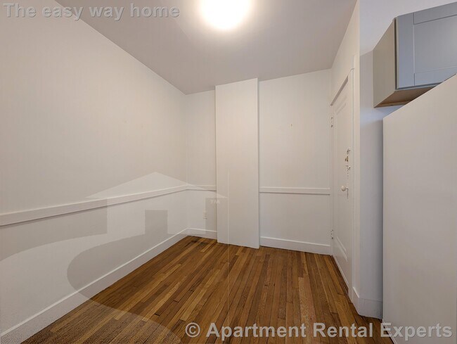 Foto del edificio - 36 College Ave