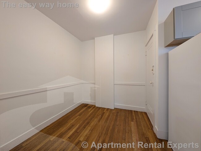 Building Photo - 36 College Ave