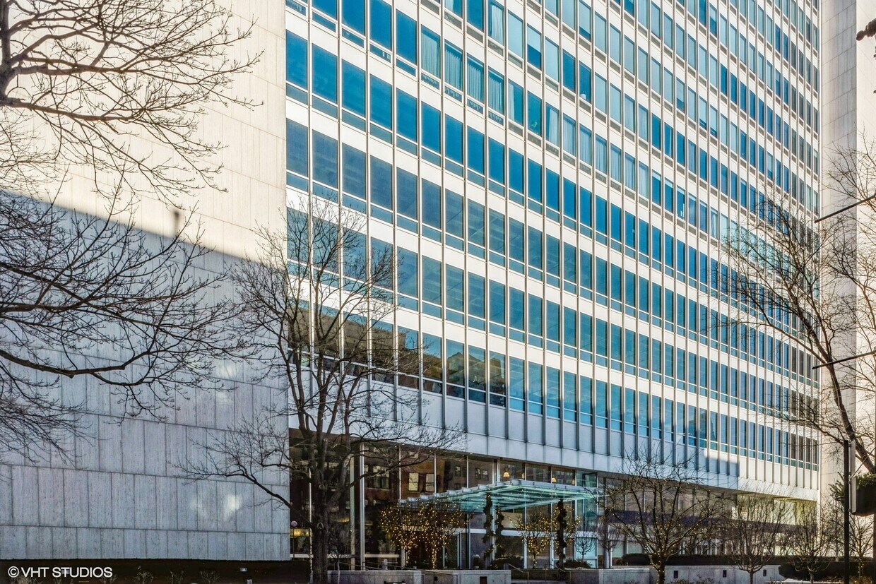Foto principal - 500 W Superior St