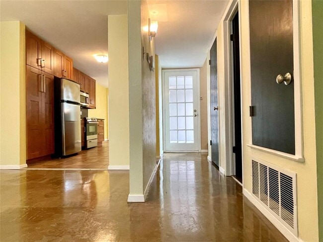 Building Photo - 1721 Timber Ridge Dr