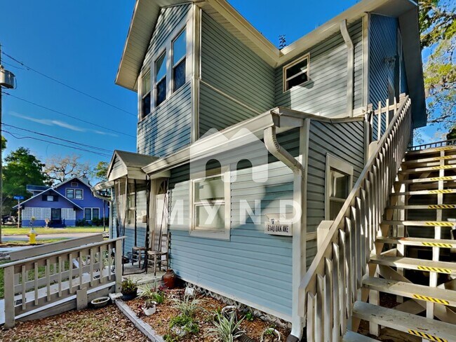 Building Photo - 614 Oak Ave Unit U