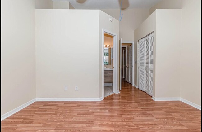 Foto del edificio - 11347 Regal Square Dr