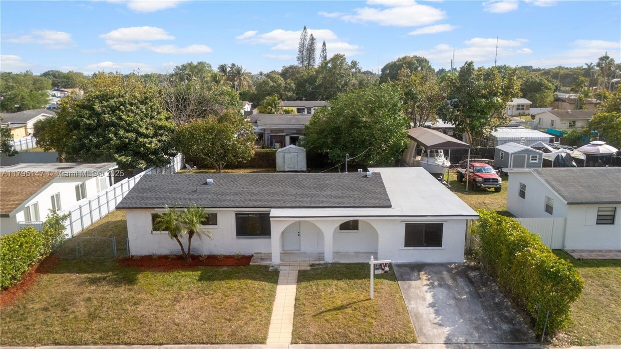Primary Photo - 11532 SW 136th Terrace
