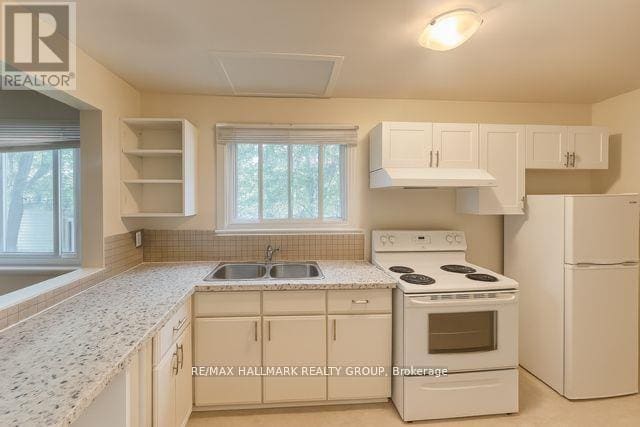 Building Photo - 72 St Francis St