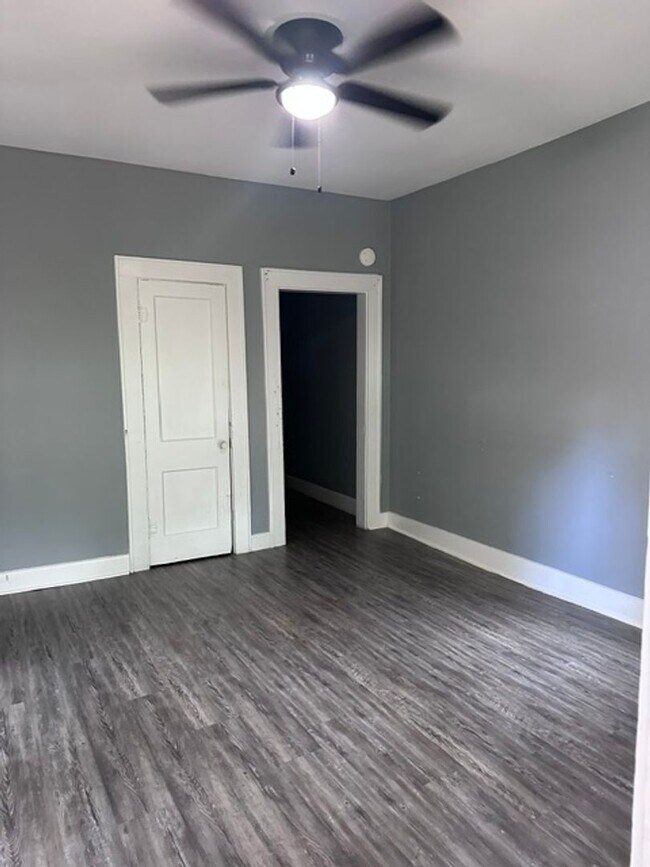 Foto del edificio - 623 Harrell Ave