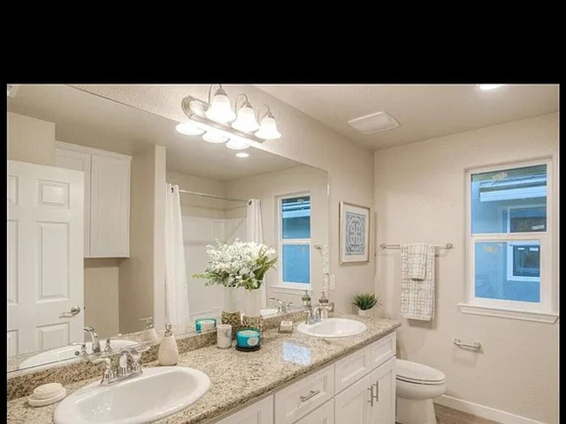 Foto principal - 1058 Heritage Way