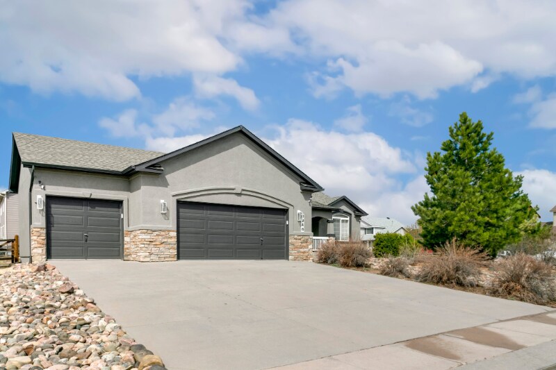 Photo - 8946 Oakmont Rd