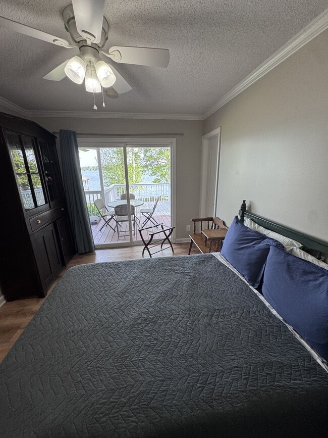 Building Photo - 212 Irvines Cir