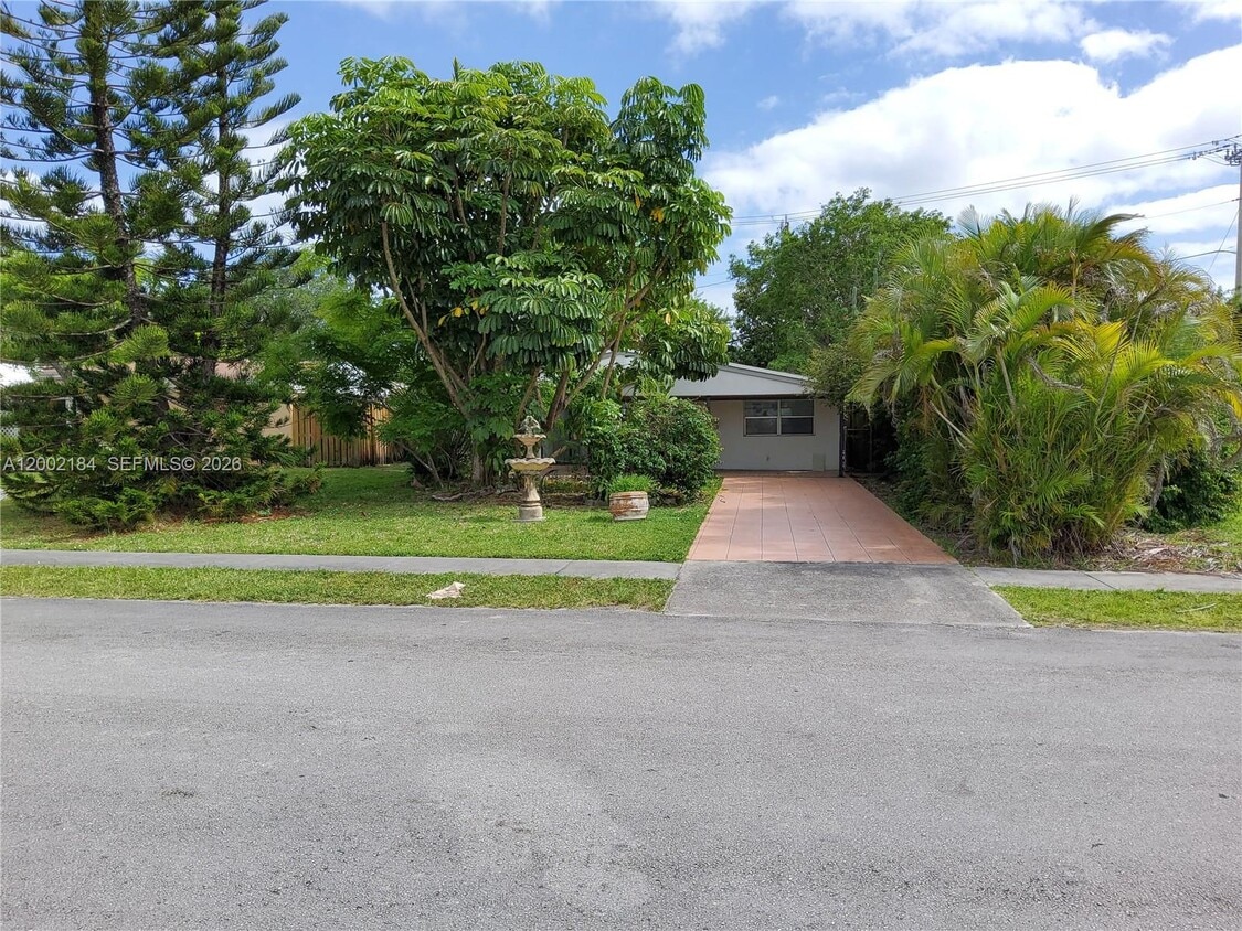 Foto del edificio - 1348 NE 176th St