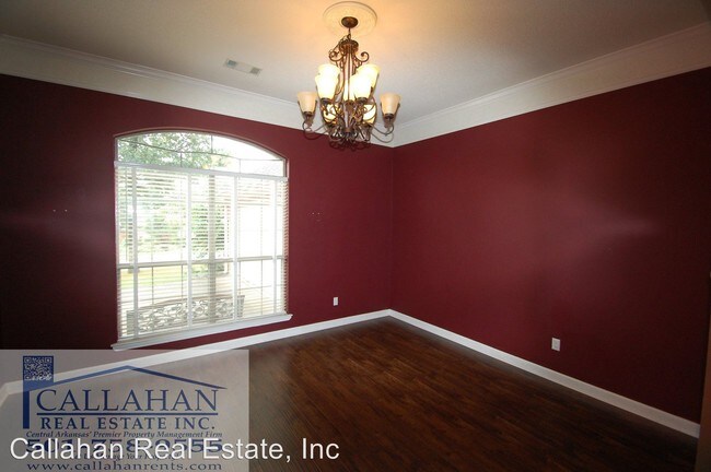 Building Photo - 805 Timberwolf Trl