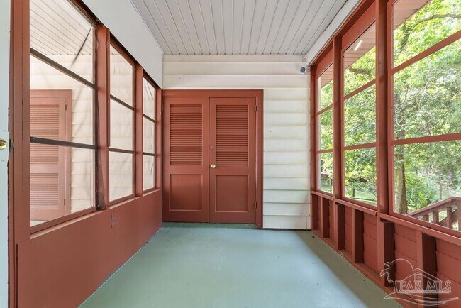 Building Photo - 4936 Springhill Dr