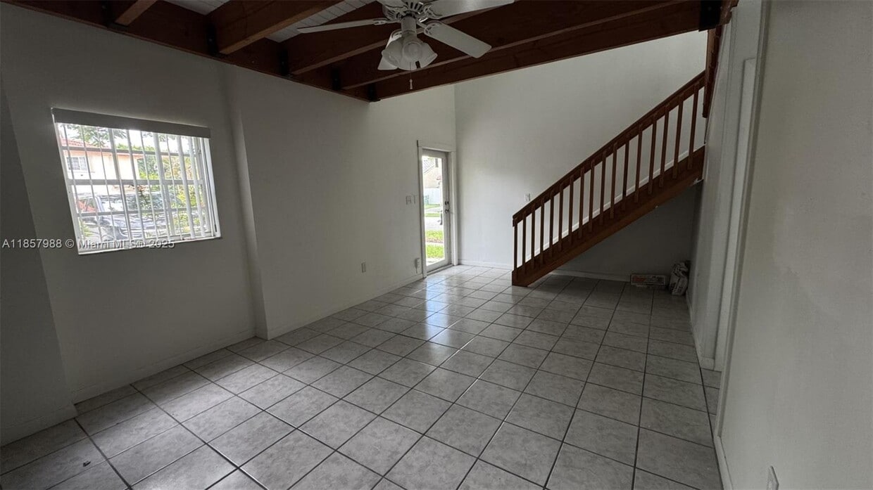 Primary Photo - 1290 SE 8th Pl