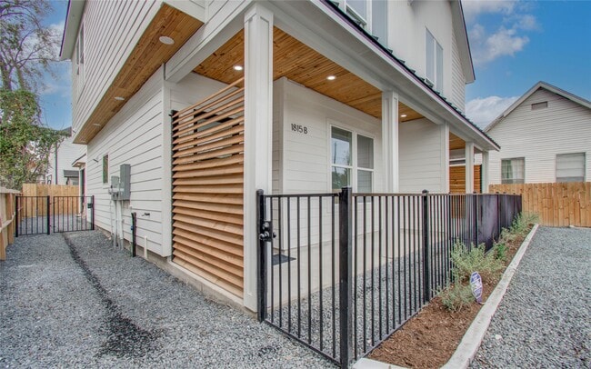 Foto del edificio - 1815 McKee St